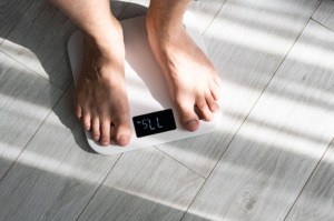 Weight cutting tips from a nutritionist can help you do it safely.